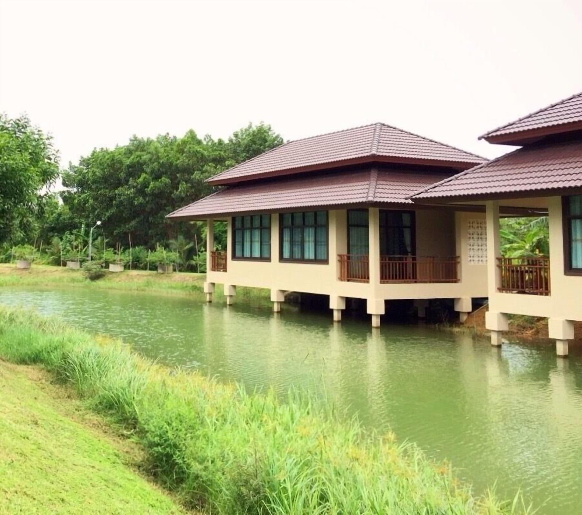 Lantala Residence Takua Thung Екстериор снимка