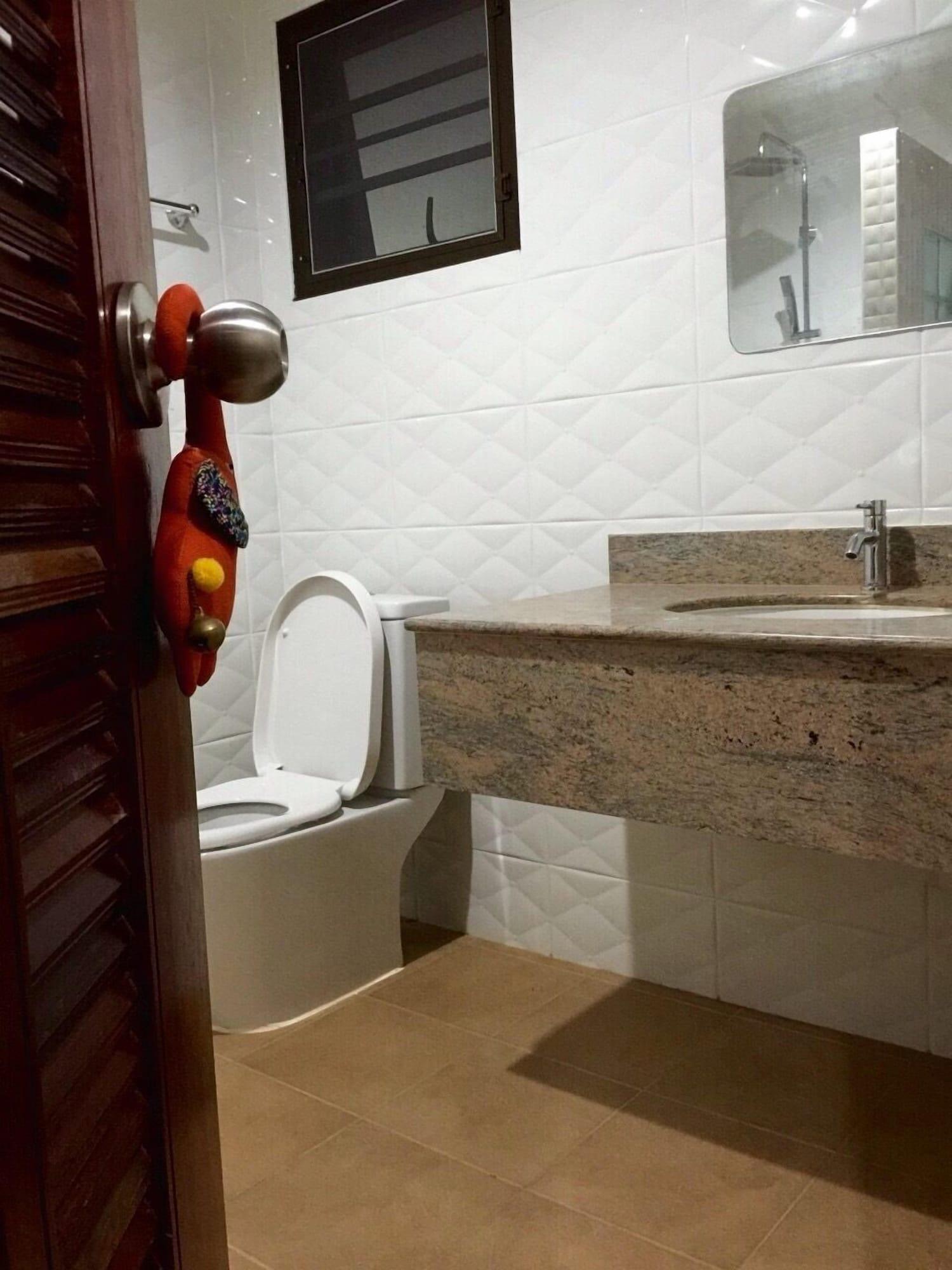 Lantala Residence Takua Thung Екстериор снимка